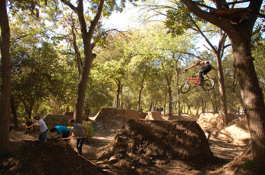 9thStreetBMX diggers at work